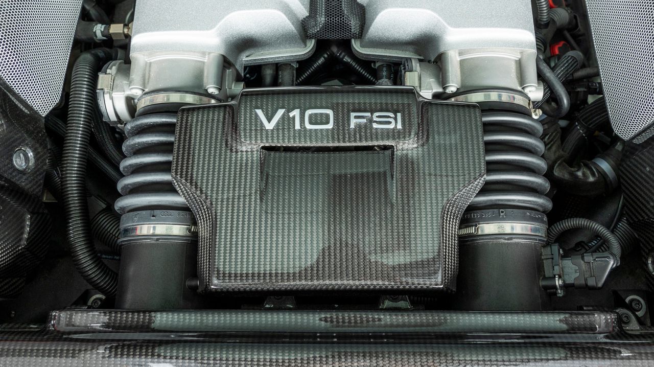 2010 AUDI R8