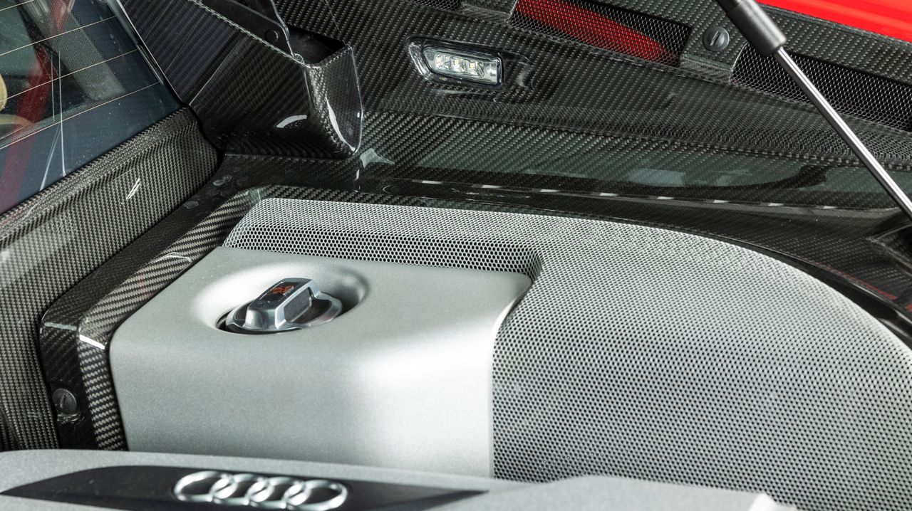 2010 AUDI R8