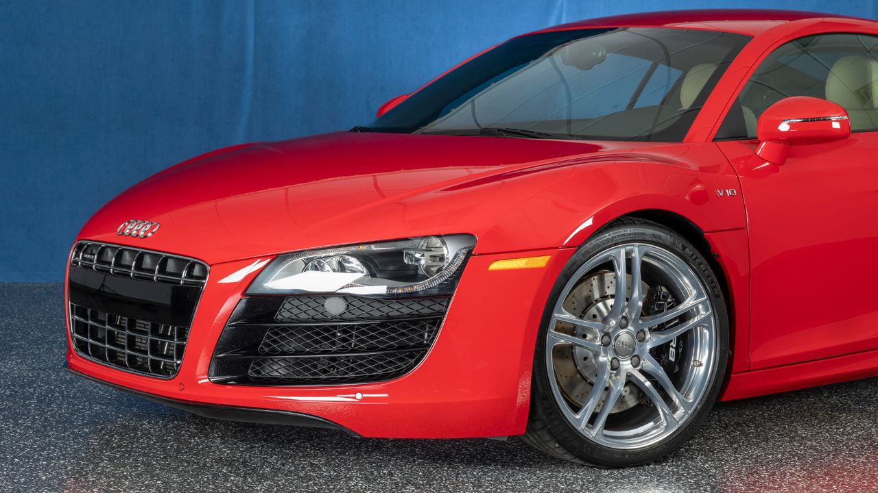 2010 AUDI R8