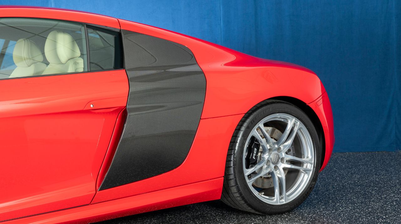 2010 AUDI R8