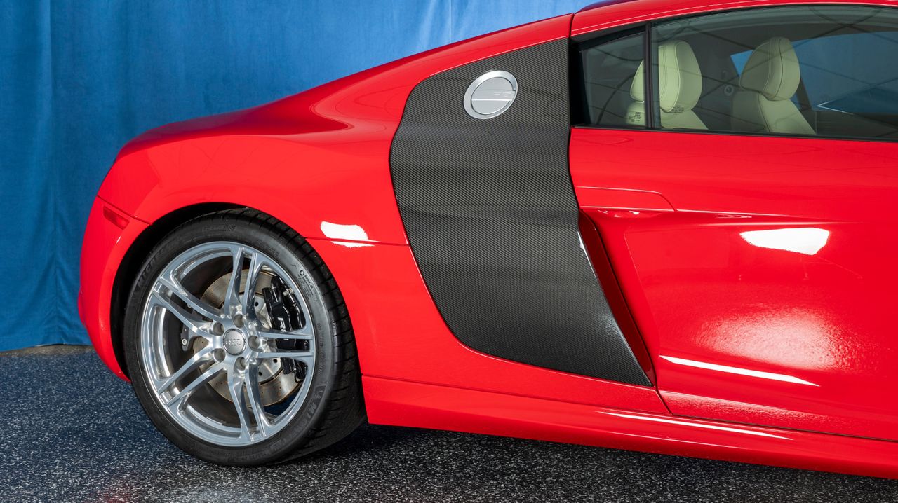 2010 AUDI R8