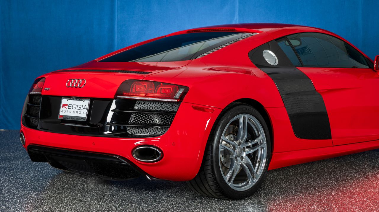2010 AUDI R8