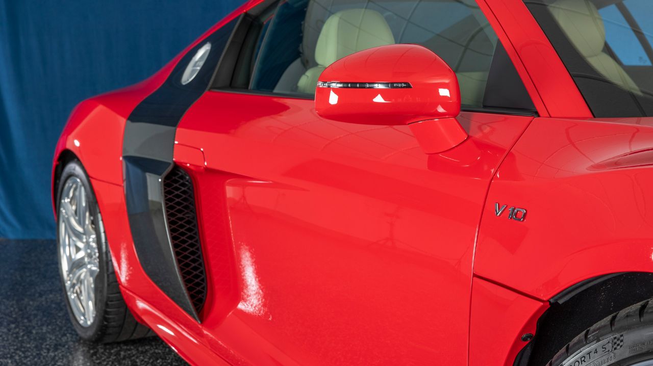 2010 AUDI R8