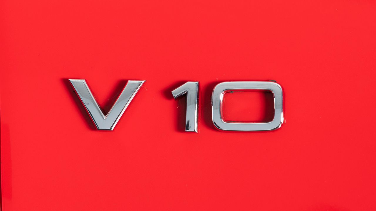 2010 AUDI R8