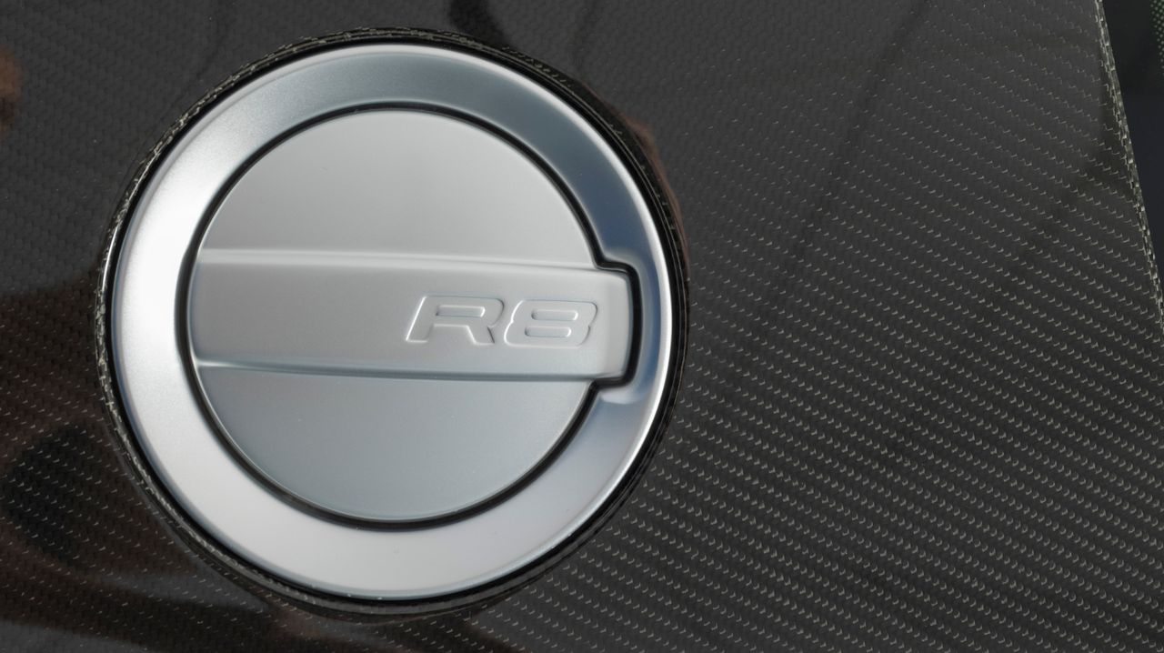 2010 AUDI R8