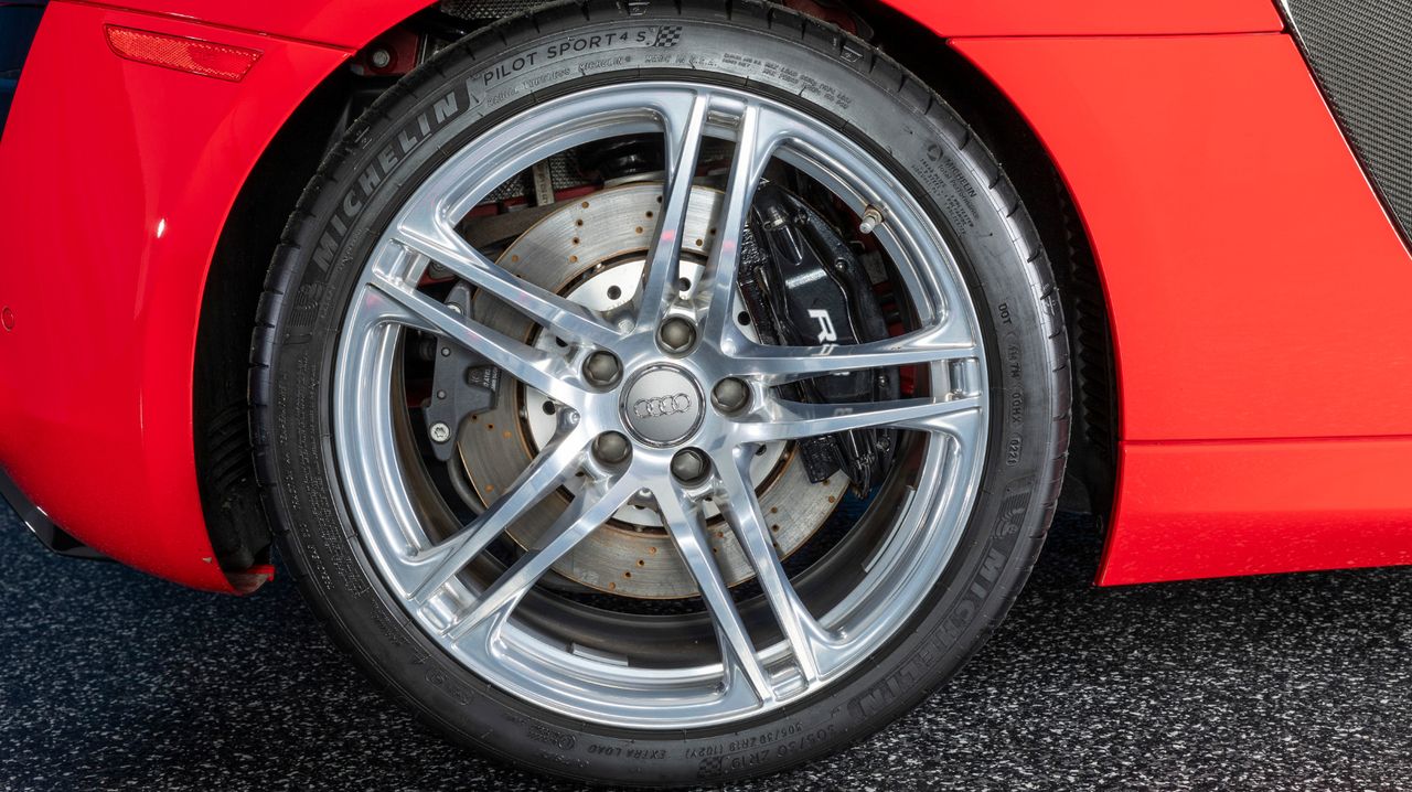 2010 AUDI R8