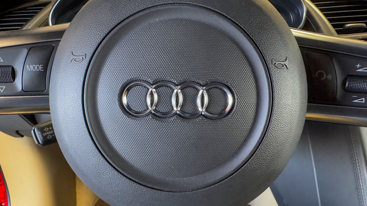 2010 AUDI R8