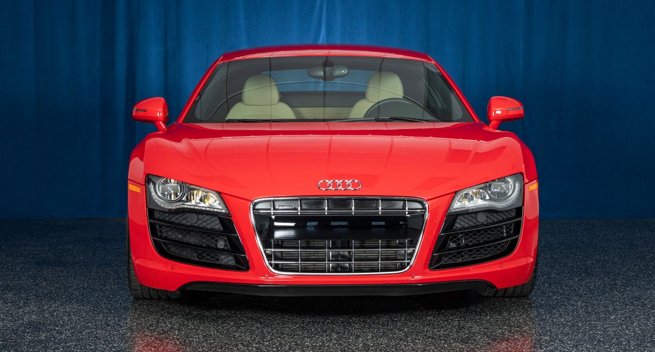 2010 AUDI R8