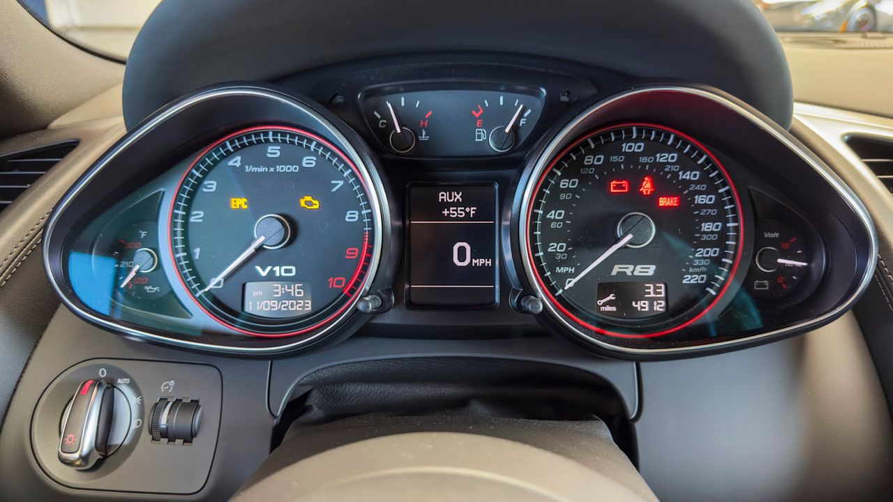 2010 AUDI R8