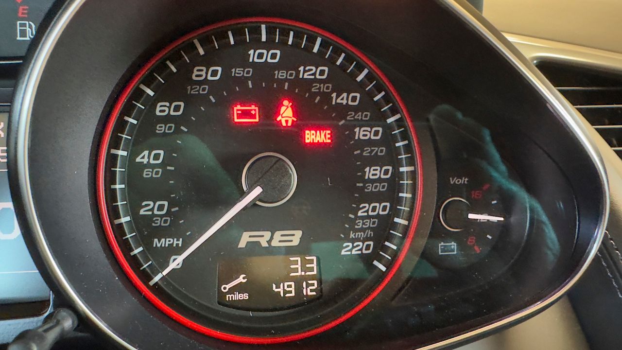2010 AUDI R8