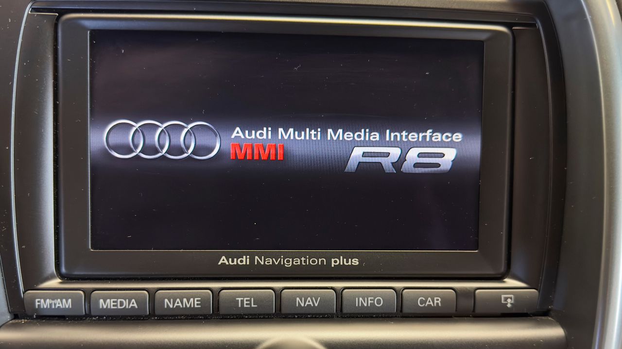 2010 AUDI R8