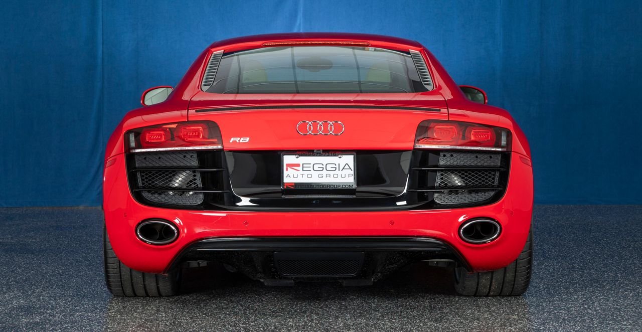 2010 AUDI R8