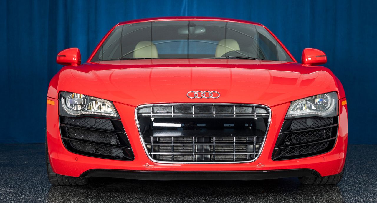 2010 AUDI R8