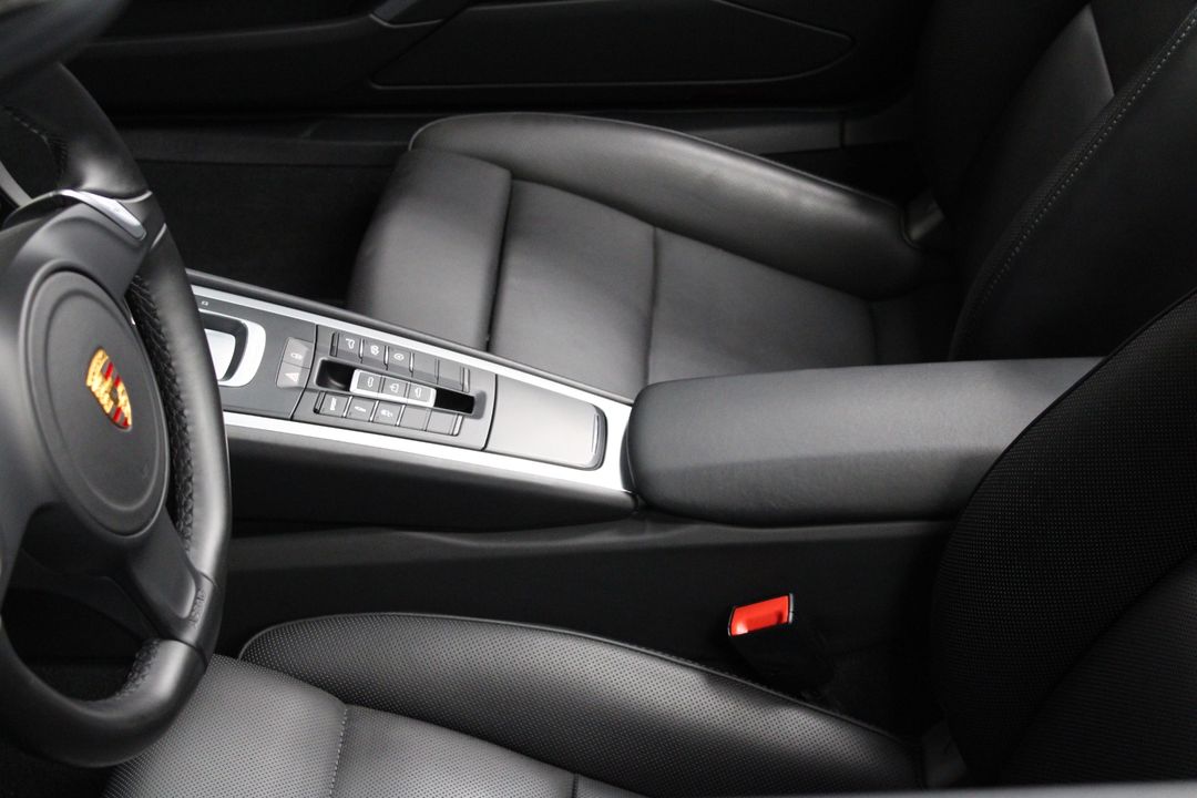 2016 PORSCHE 911