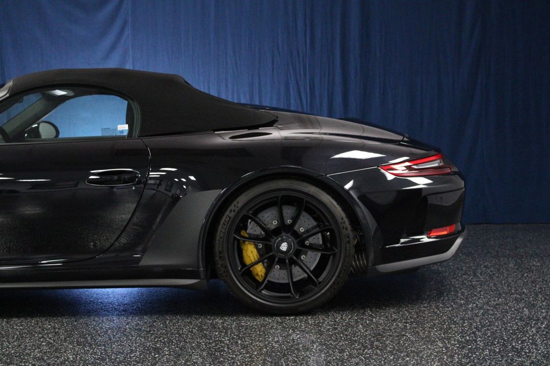 2019 PORSCHE 911