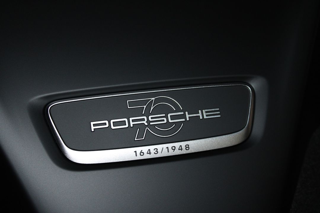 2019 PORSCHE 911