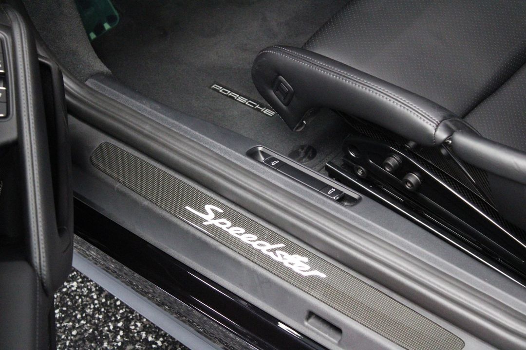 2019 PORSCHE 911