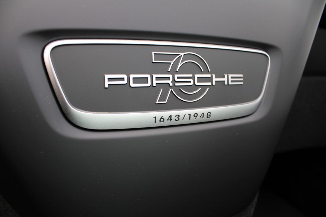 2019 PORSCHE 911