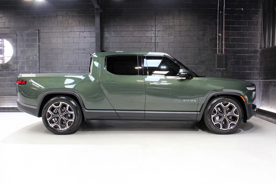 2025 Rivian R1T