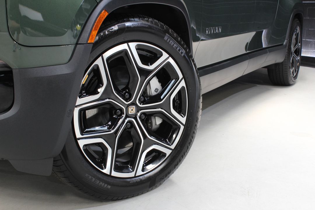 2025 Rivian R1T