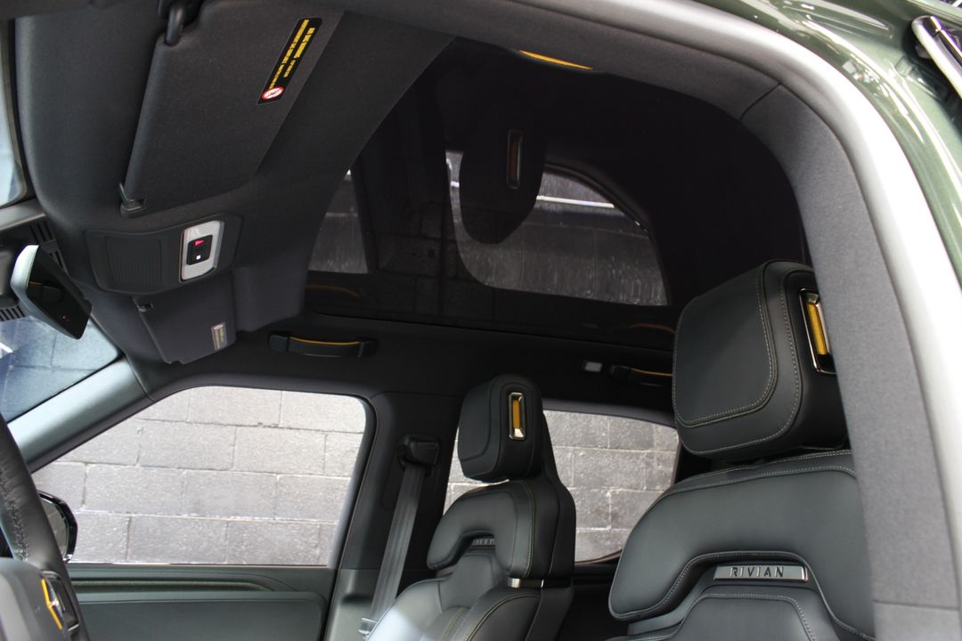 2025 Rivian R1T