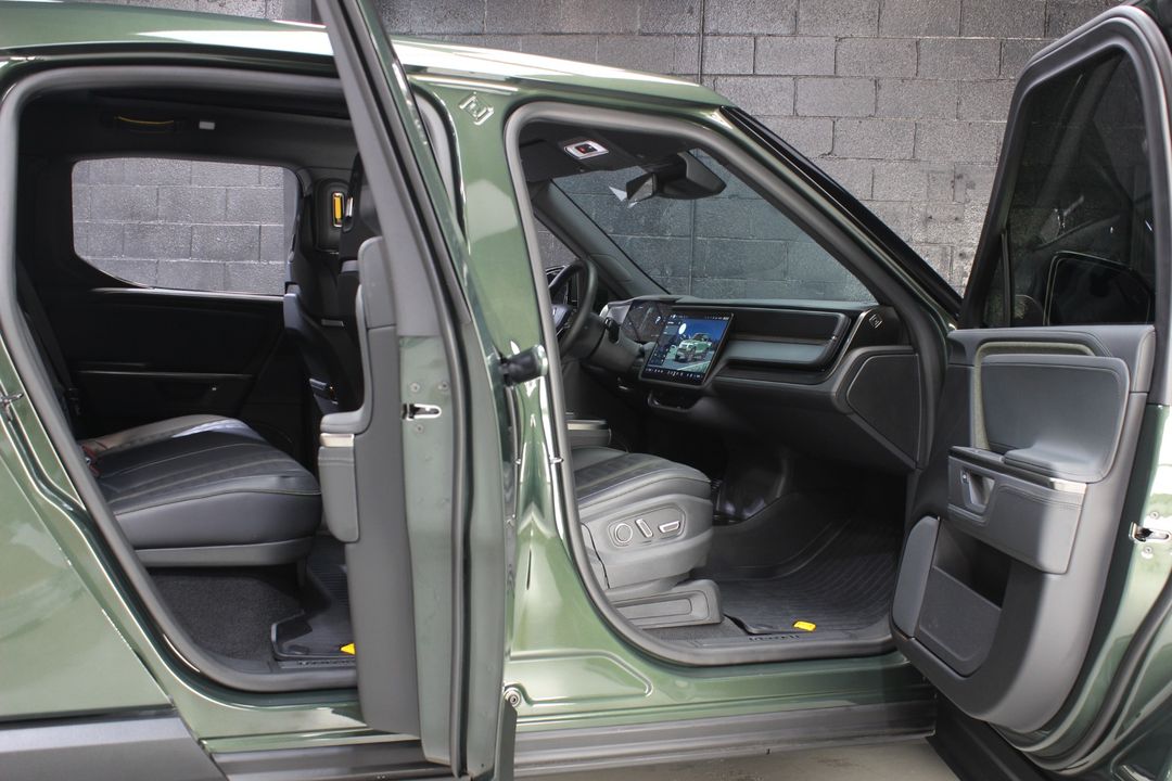 2025 Rivian R1T