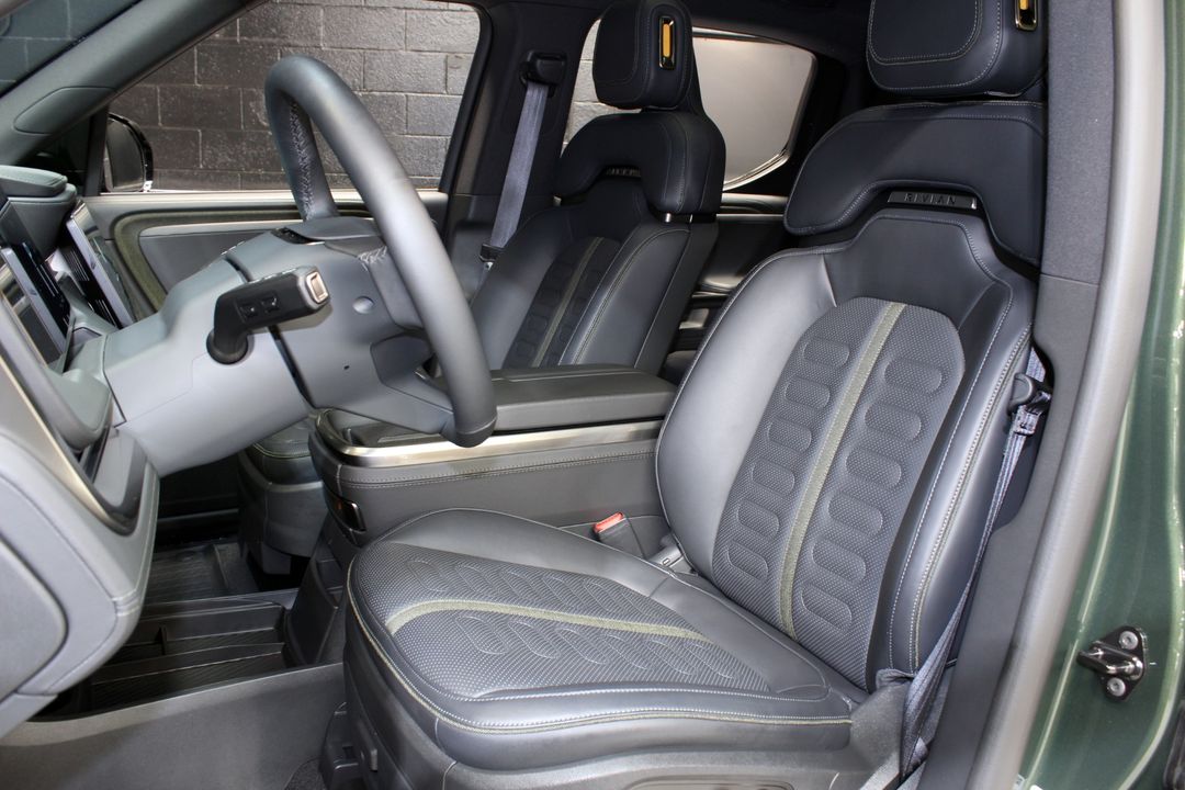 2025 Rivian R1T