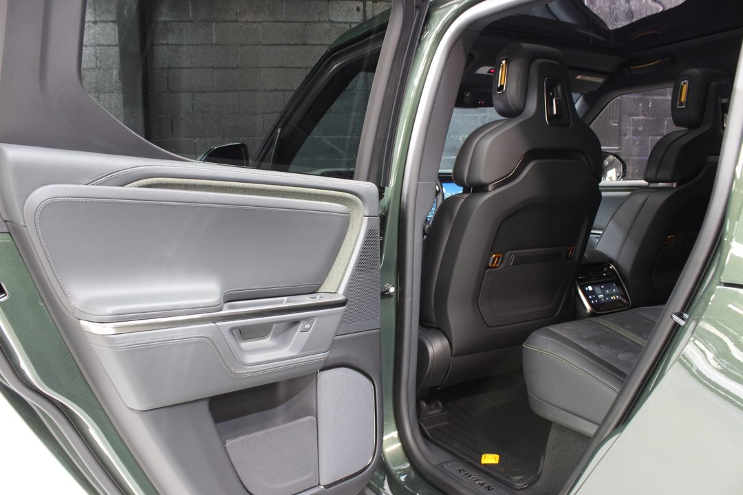 2025 Rivian R1T