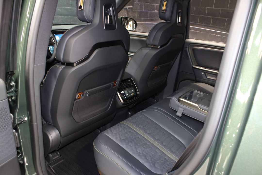 2025 Rivian R1T