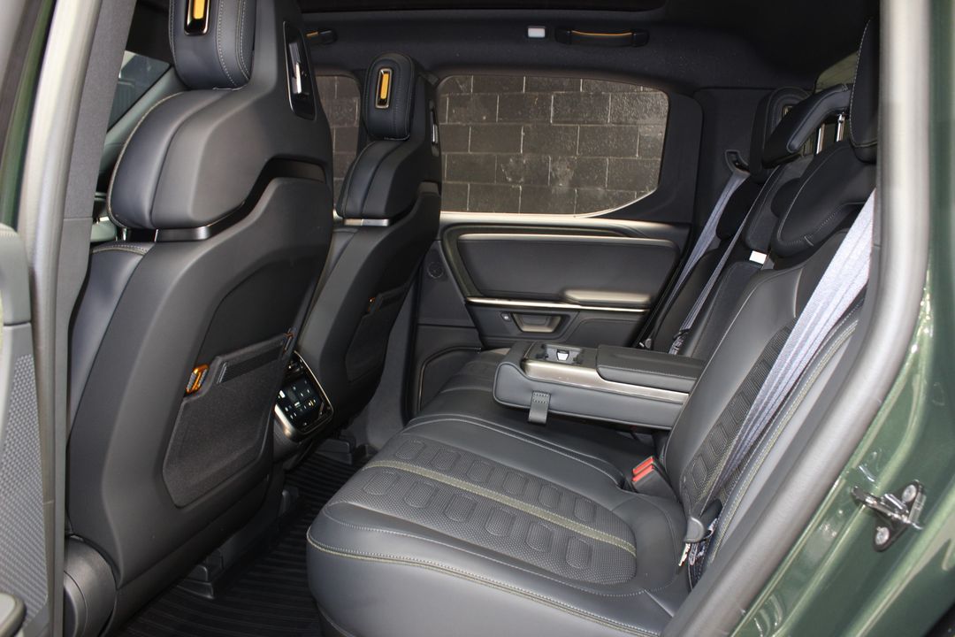2025 Rivian R1T