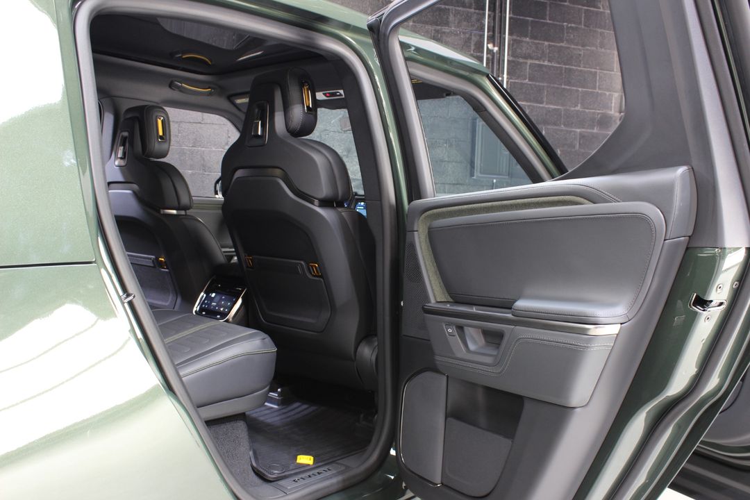 2025 Rivian R1T