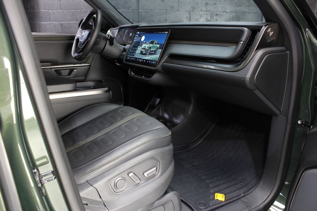 2025 Rivian R1T