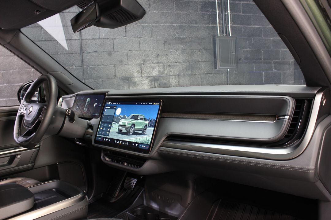 2025 Rivian R1T