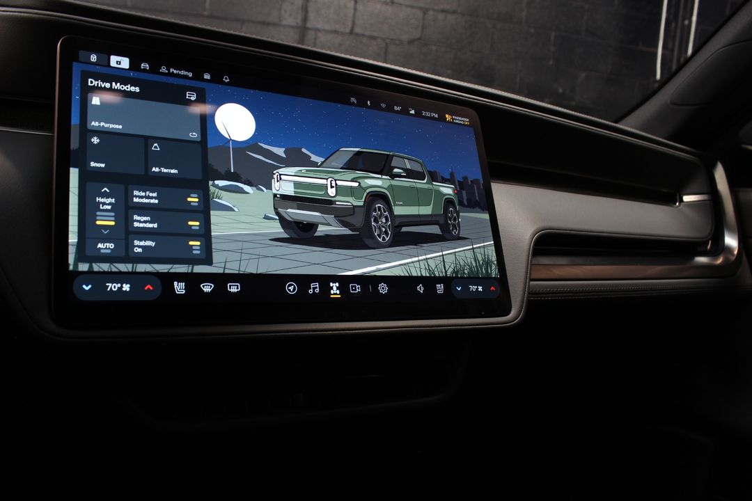 2025 Rivian R1T