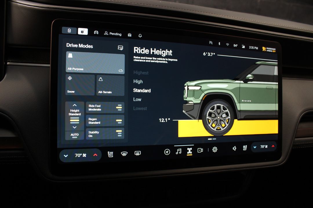 2025 Rivian R1T