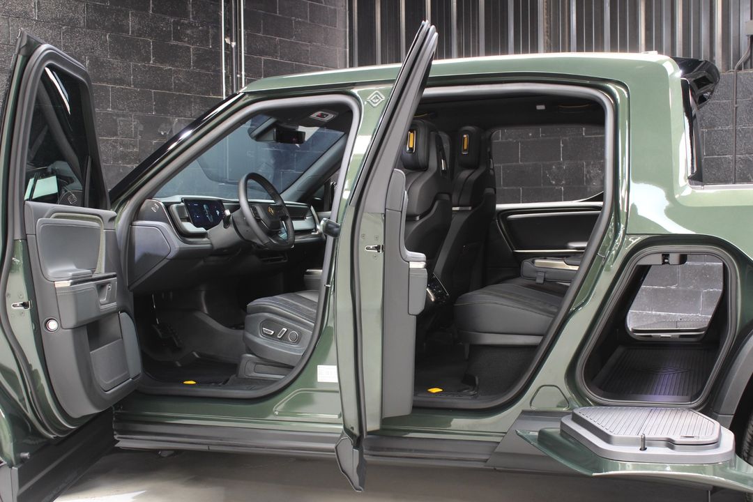 2025 Rivian R1T