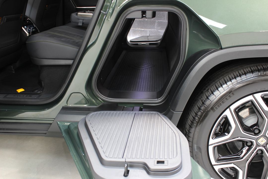 2025 Rivian R1T
