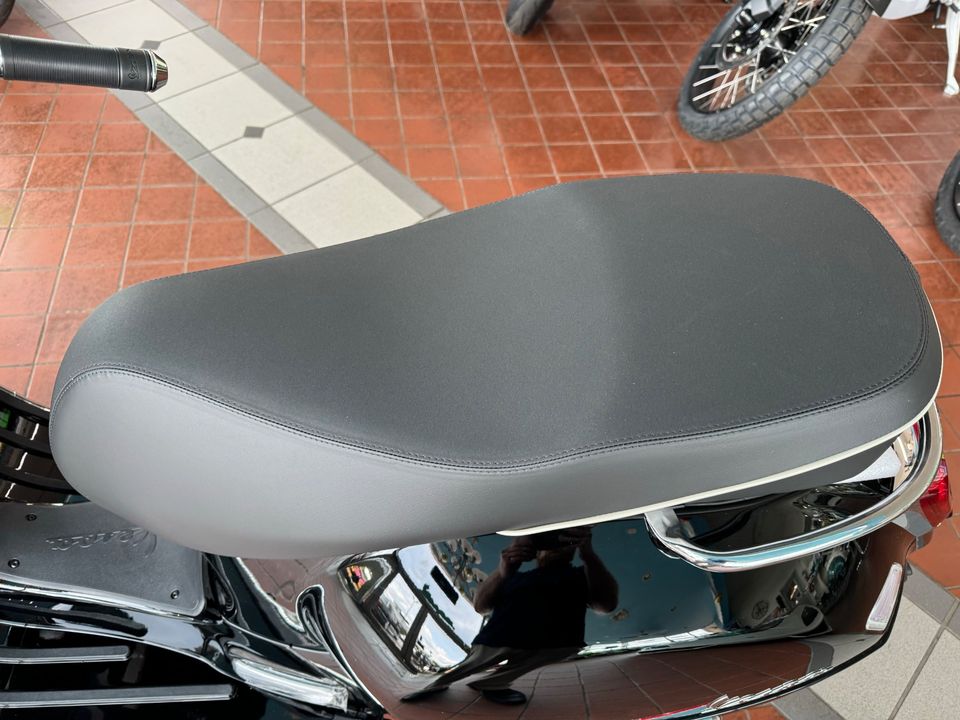 2024 VESPA GTS 300 Super
