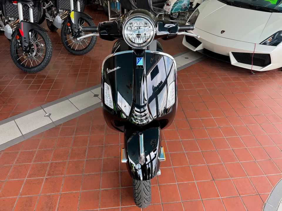2024 VESPA GTS 300 Super