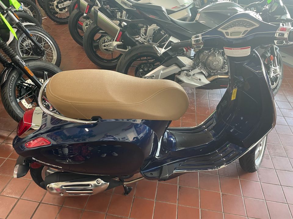 2023 VESPA Primavera 50