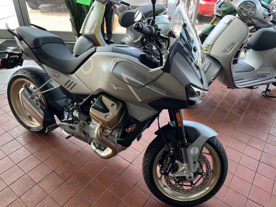2024 MOTO GUZZI V100 Mandello