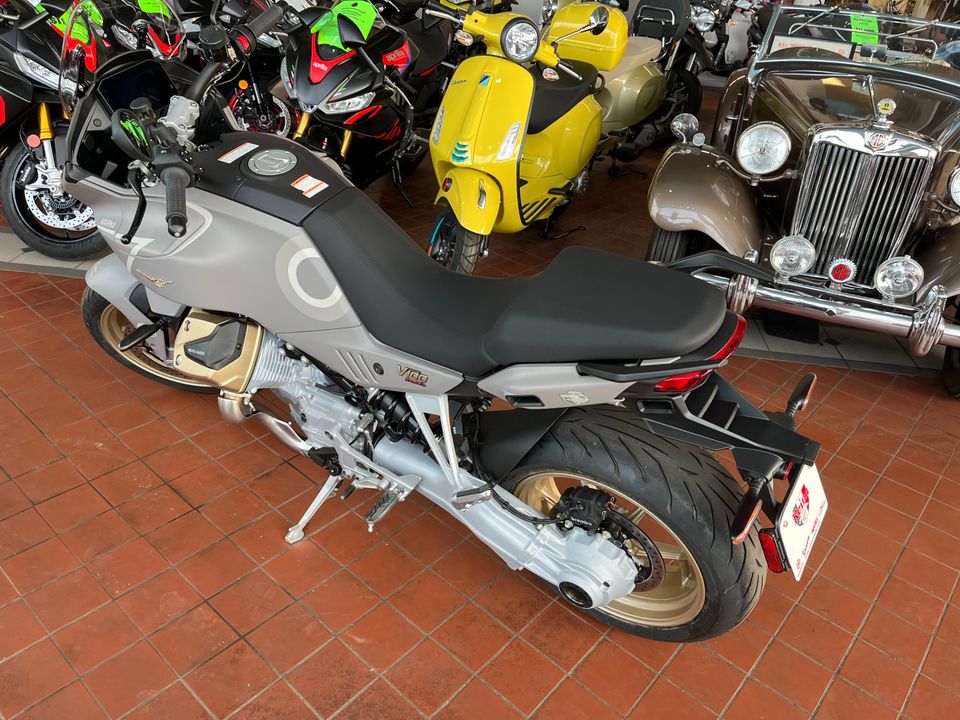 2024 MOTO GUZZI V100 Mandello