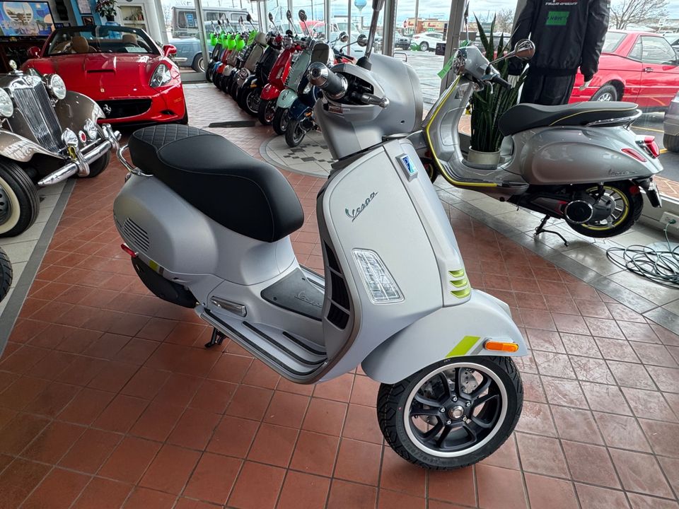 2024 Vespa GTS Supertech 300