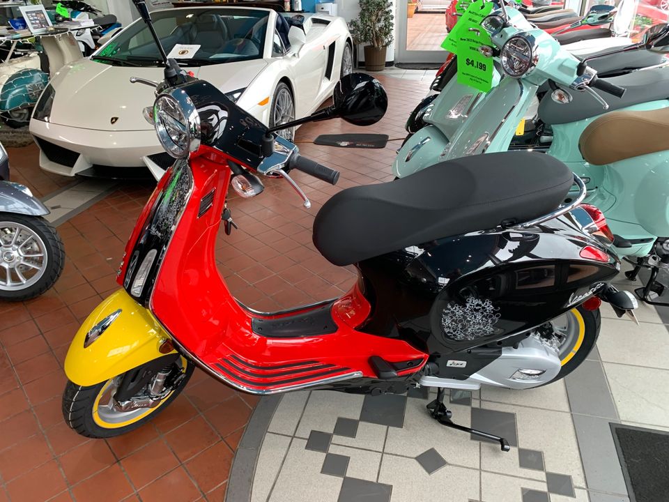 2023 VESPA Primavera 150 MICKEY MOUSE