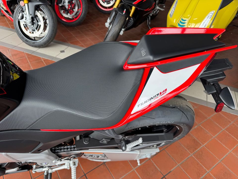 2024 APRILIA Tuono V4 Factory