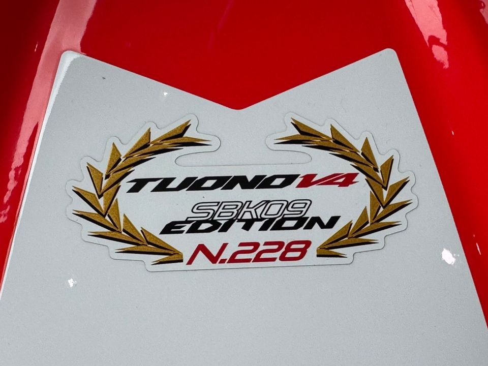2024 APRILIA Tuono V4 Factory