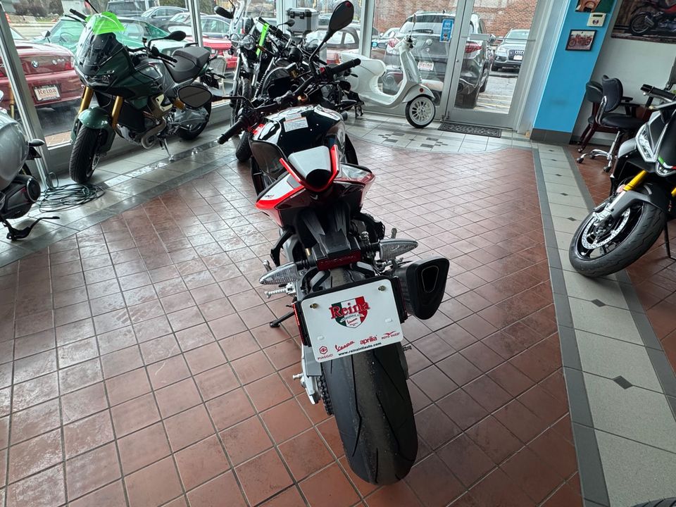 2024 APRILIA Tuono V4 Factory