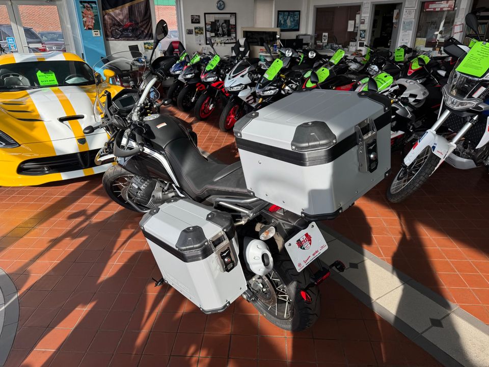2022 MOTO GUZZI V85 TT Guardia dOnore E5