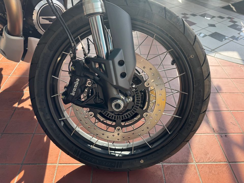 2022 MOTO GUZZI V85 TT Guardia dOnore E5