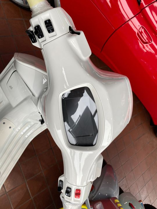 2022 VESPA Sprint 150 Justin Bieber Edition
